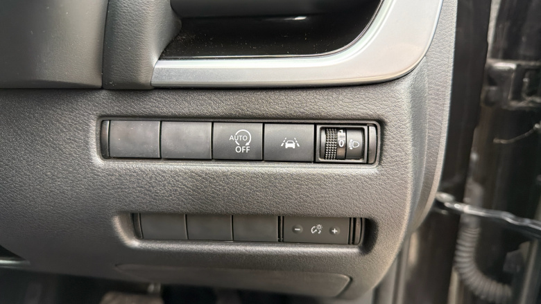 Nissan Qashqai 1.3 DiG-T MH 158 N-Connecta 5dr Xtronic Petrol Hatchback